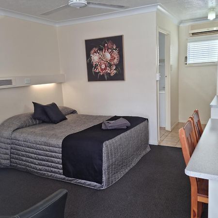 טוומבה Whiteoaks Motel & Lodges מראה חיצוני תמונה