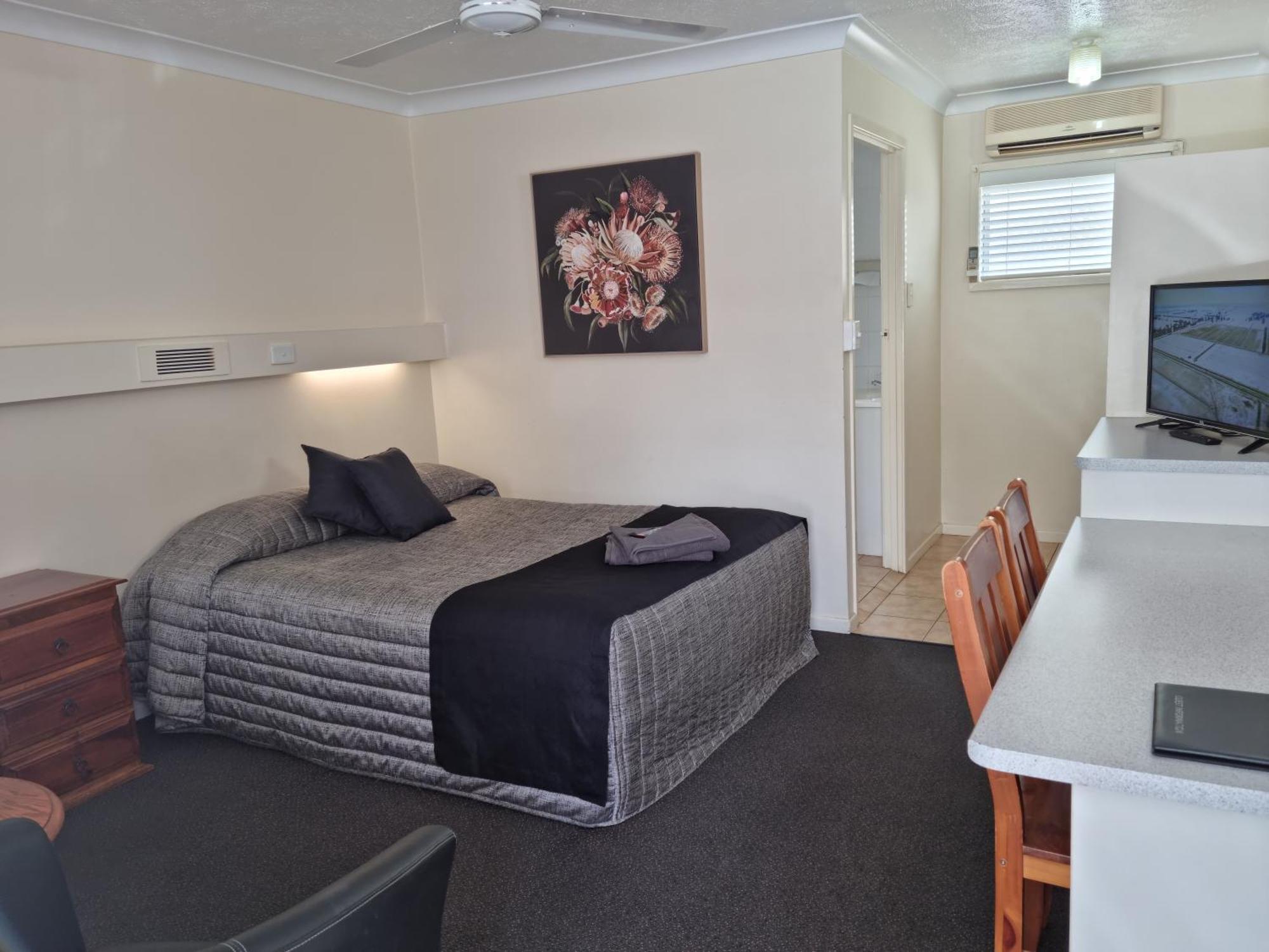 טוומבה Whiteoaks Motel & Lodges מראה חיצוני תמונה