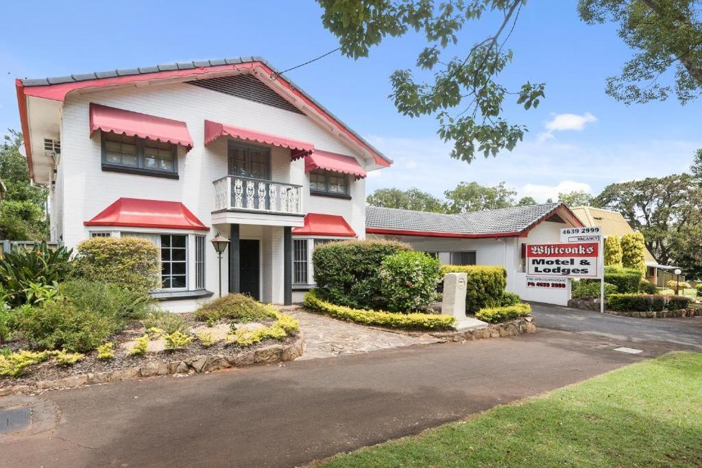 טוומבה Whiteoaks Motel & Lodges מראה חיצוני תמונה