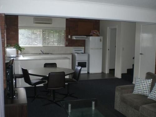 טוומבה Whiteoaks Motel & Lodges מראה חיצוני תמונה