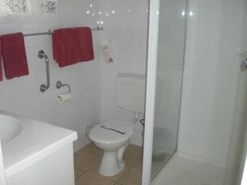טוומבה Whiteoaks Motel & Lodges מראה חיצוני תמונה